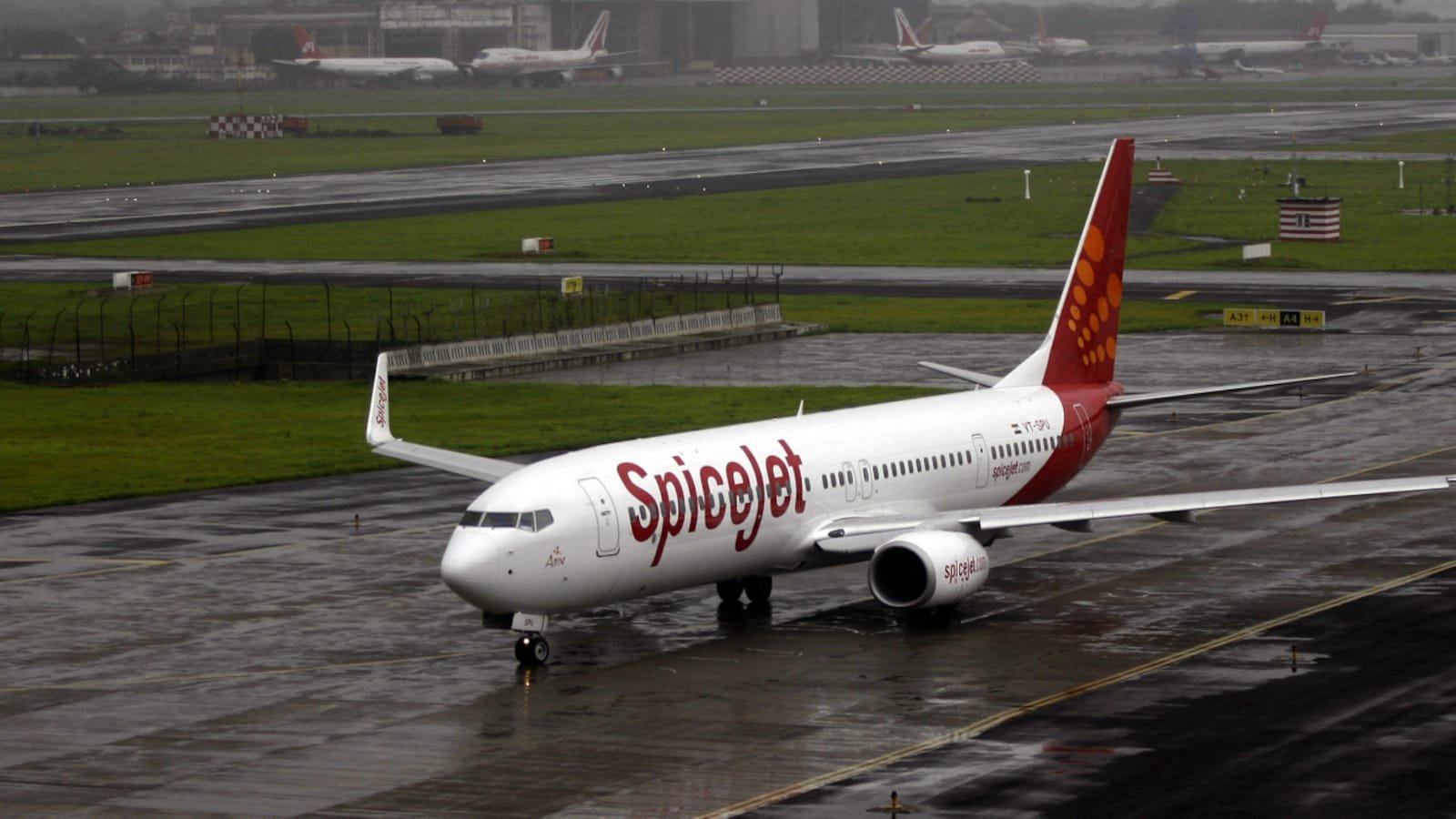 SpiceJet adds 22 special flights for Durga Puja; Kolkata, Bagdogra get more connections