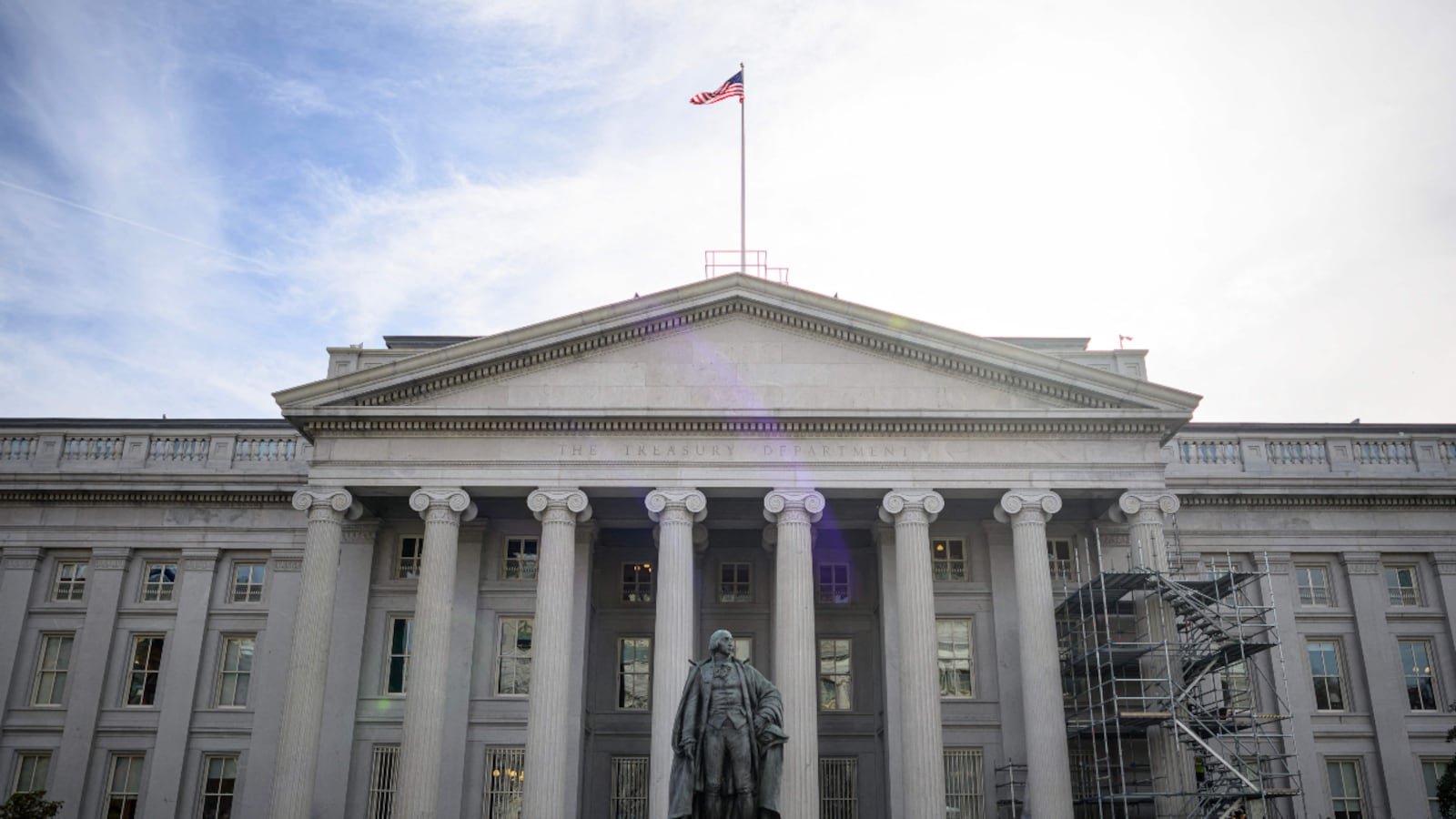 US 30-year Treasury yield rises to highest level since 2002