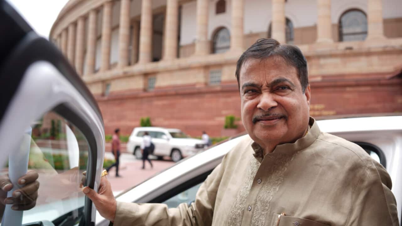 Want to set record for blacklisting contractors, suspending officials over delays, bad work: Nitin Gadkari