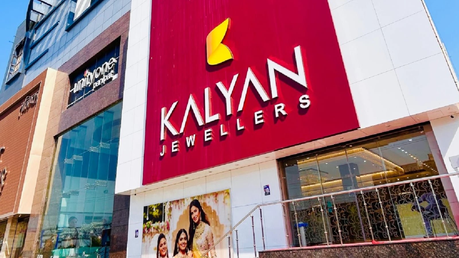 Kalyan Jewellers stock jumps 2.5%, tops midcap gainers; UBS reiterates ‘buy’ with huge upside